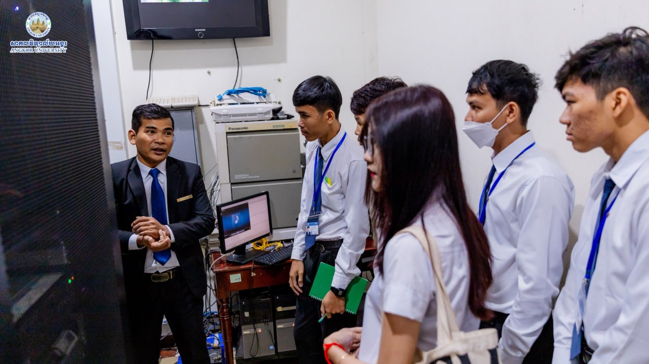 Study tour to Borey Angkor Resort & Spa for students majoring in Computer Science and Information Technology of A.U.